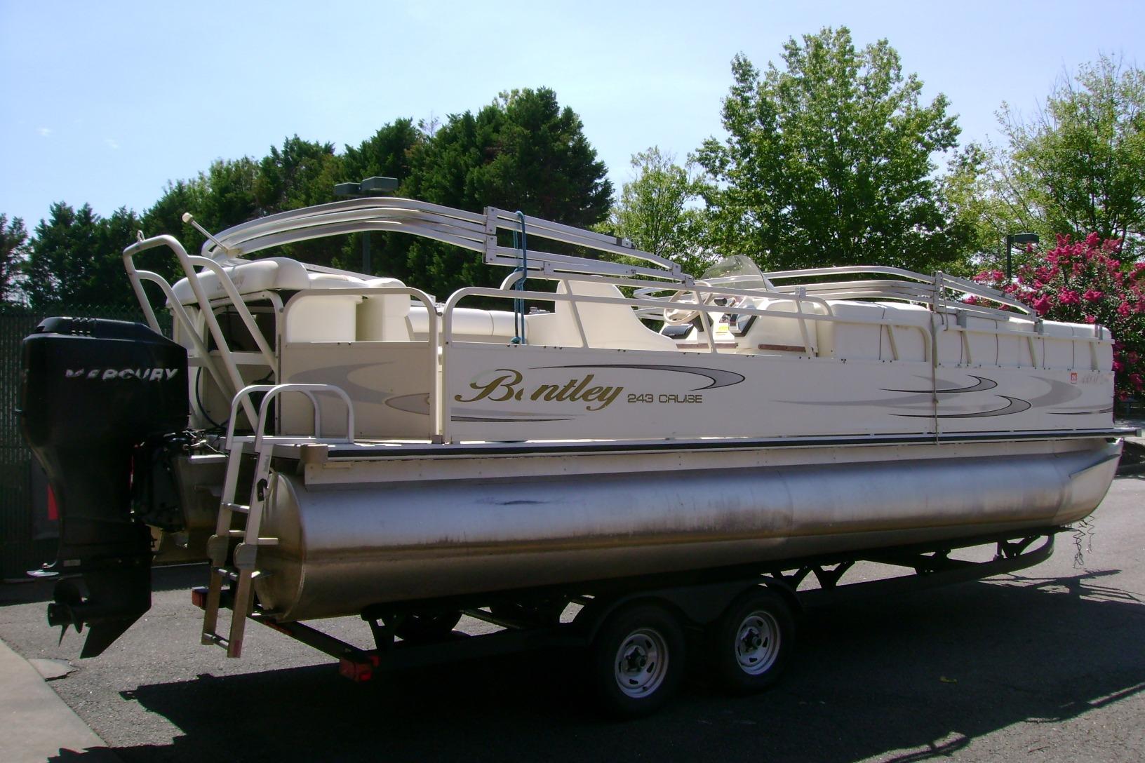 2006 Bentley Pontoons 243 cruise