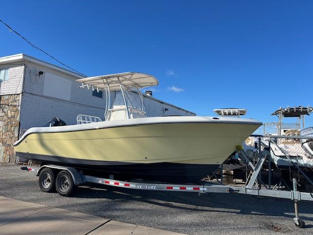 2020 Cobia 237 Center Console