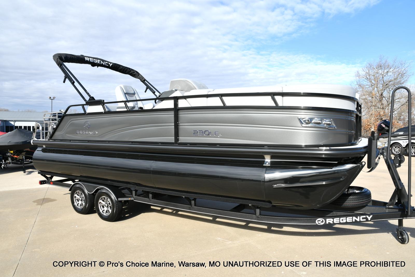 Regency 230 LE3 Sport w/250HP Verado 4 Stroke