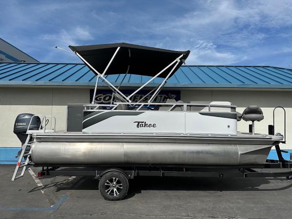 Tahoe Pontoon Sport Cruise Bow Fish 2024 Tahoe Pontoon Sport Cruise Bow Fish with Yamaha outboard motor.