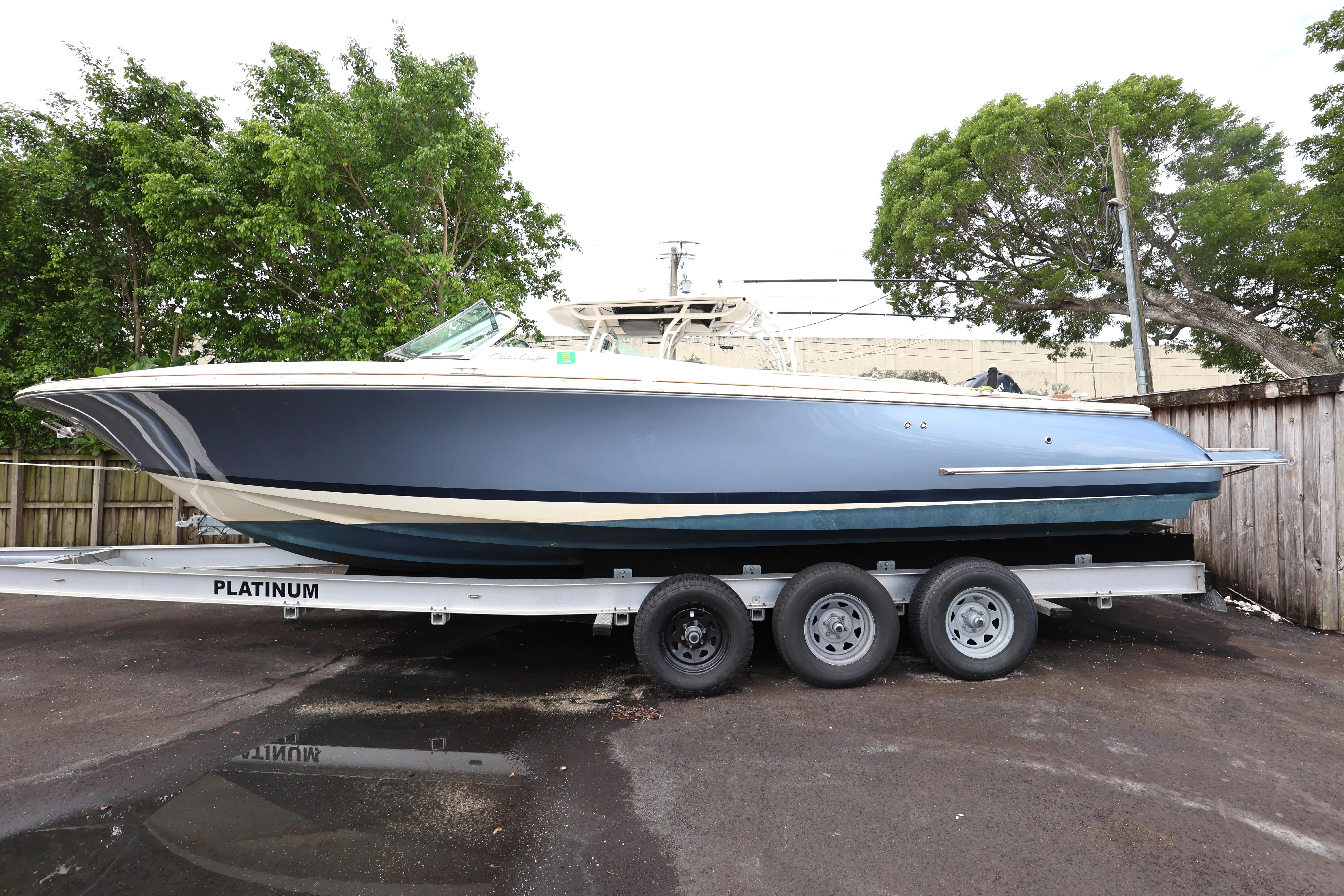 2020 Chris-Craft 30 Launch