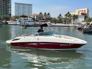 2012 Sea Ray 240 Sundeck