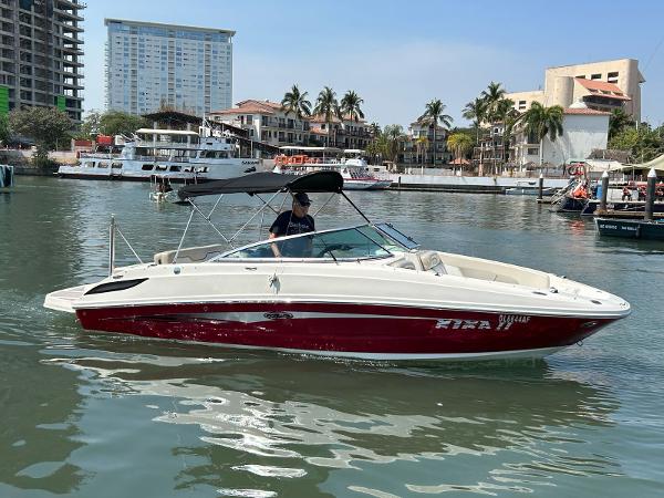 Sea Ray 240 Sundeck