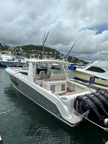 Boston Whaler 420 Outrage