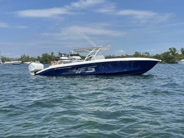 2016 Midnight Express 37 Open