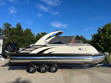 2021 Bennington QX 25 Swingback