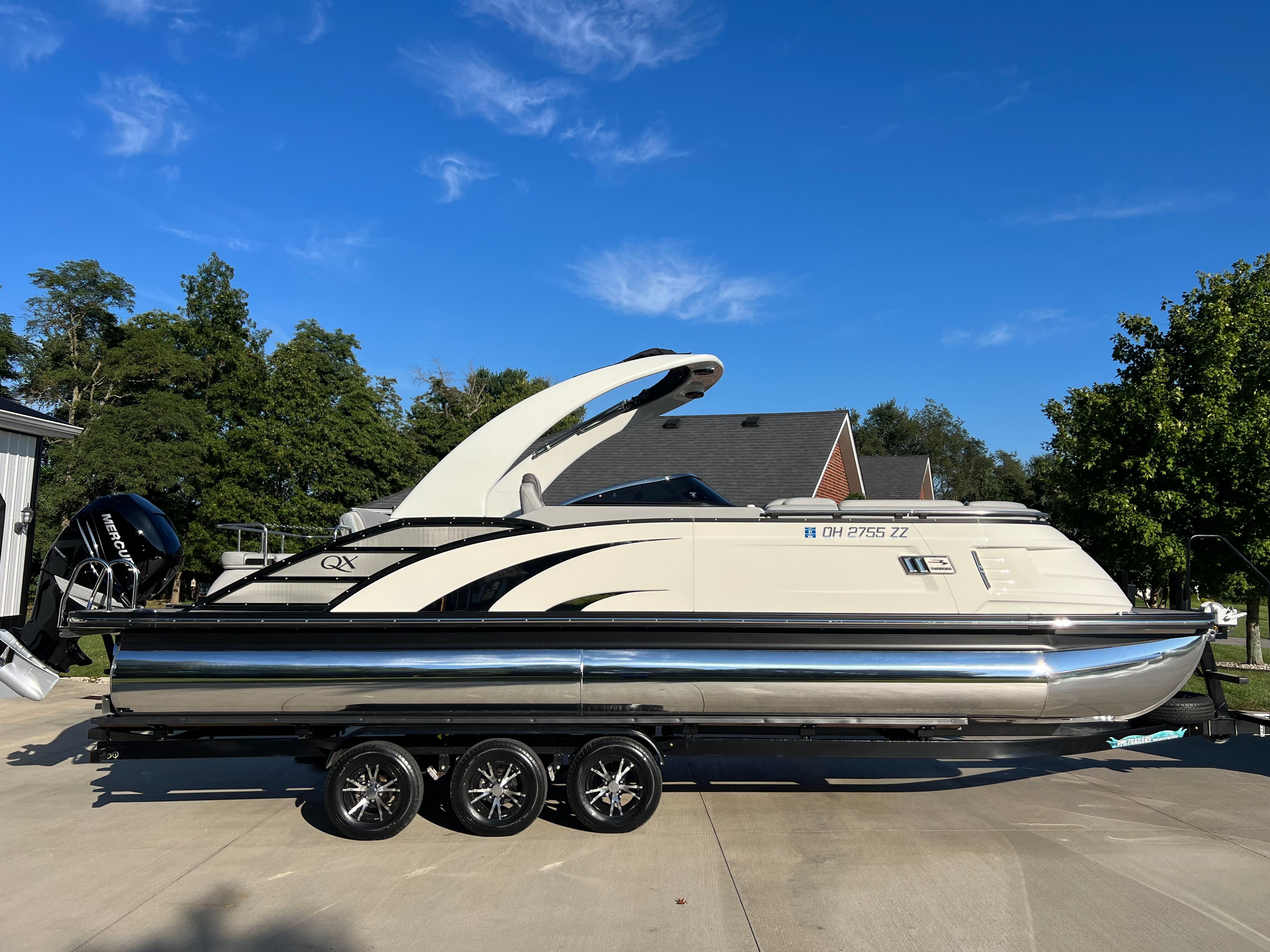 2021 Bennington QX 25 Swingback