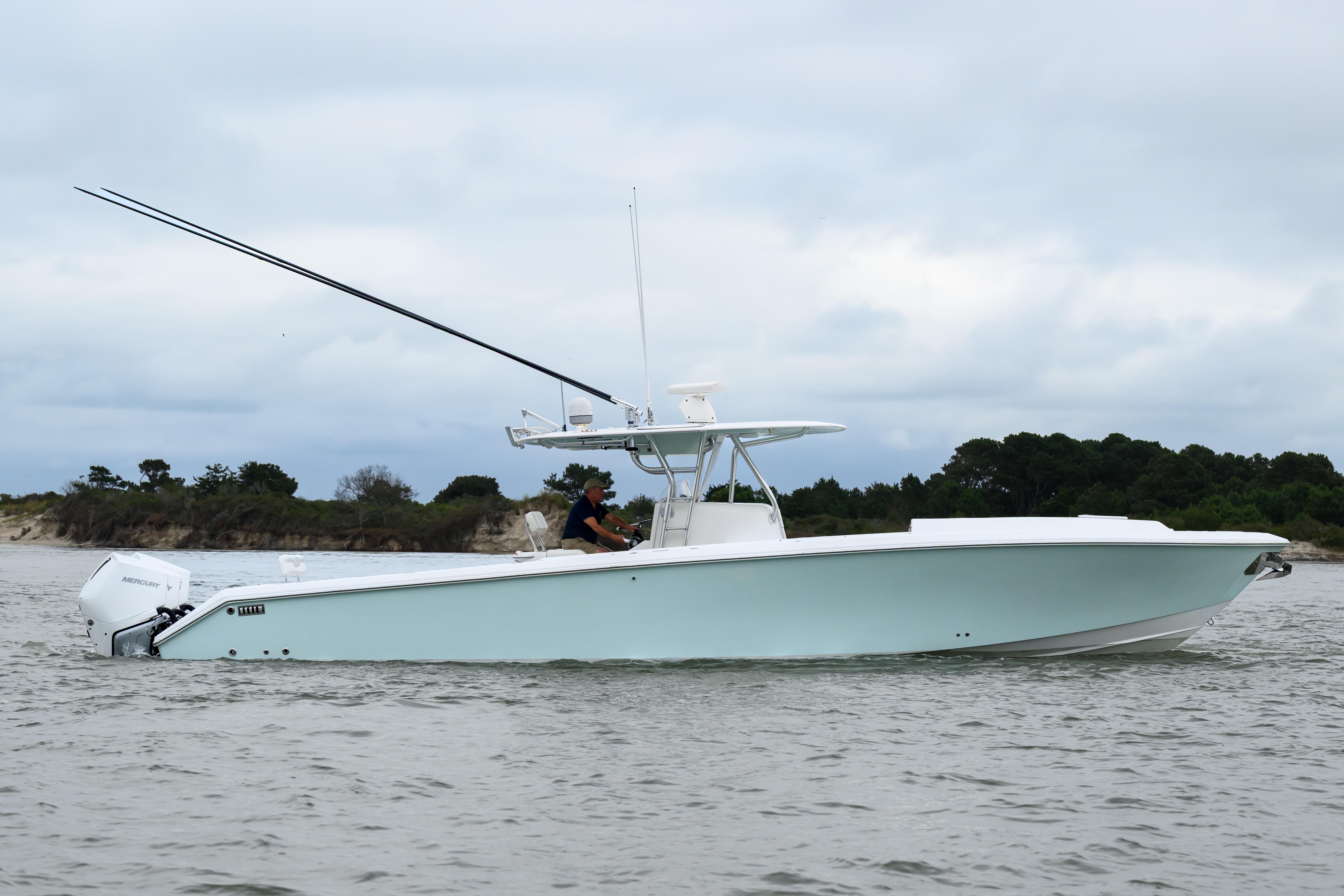 2008 Venture 39 Cuddy