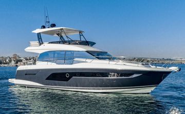 2022 Prestige 520 Flybridge