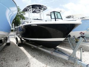 Sportsman Heritage 231 Center Console