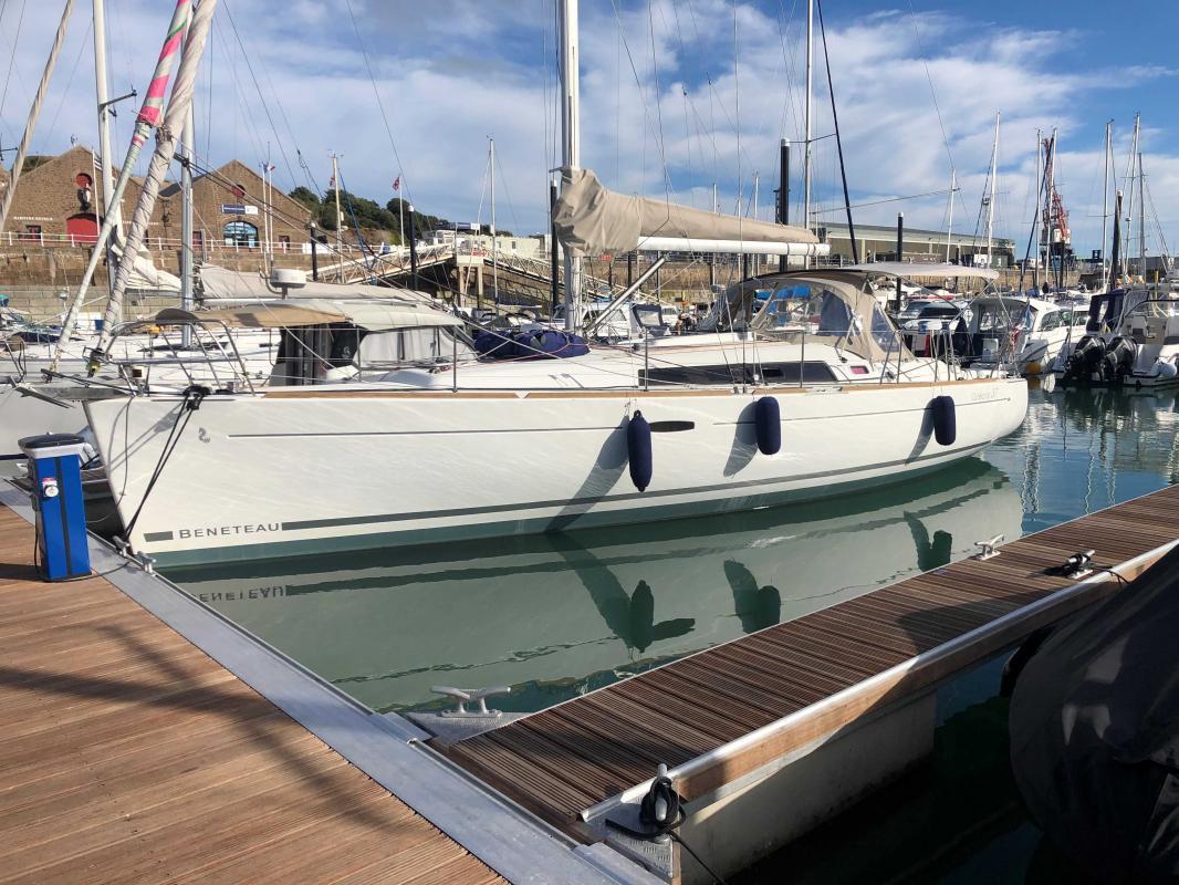 2009 Beneteau Oceanis 37