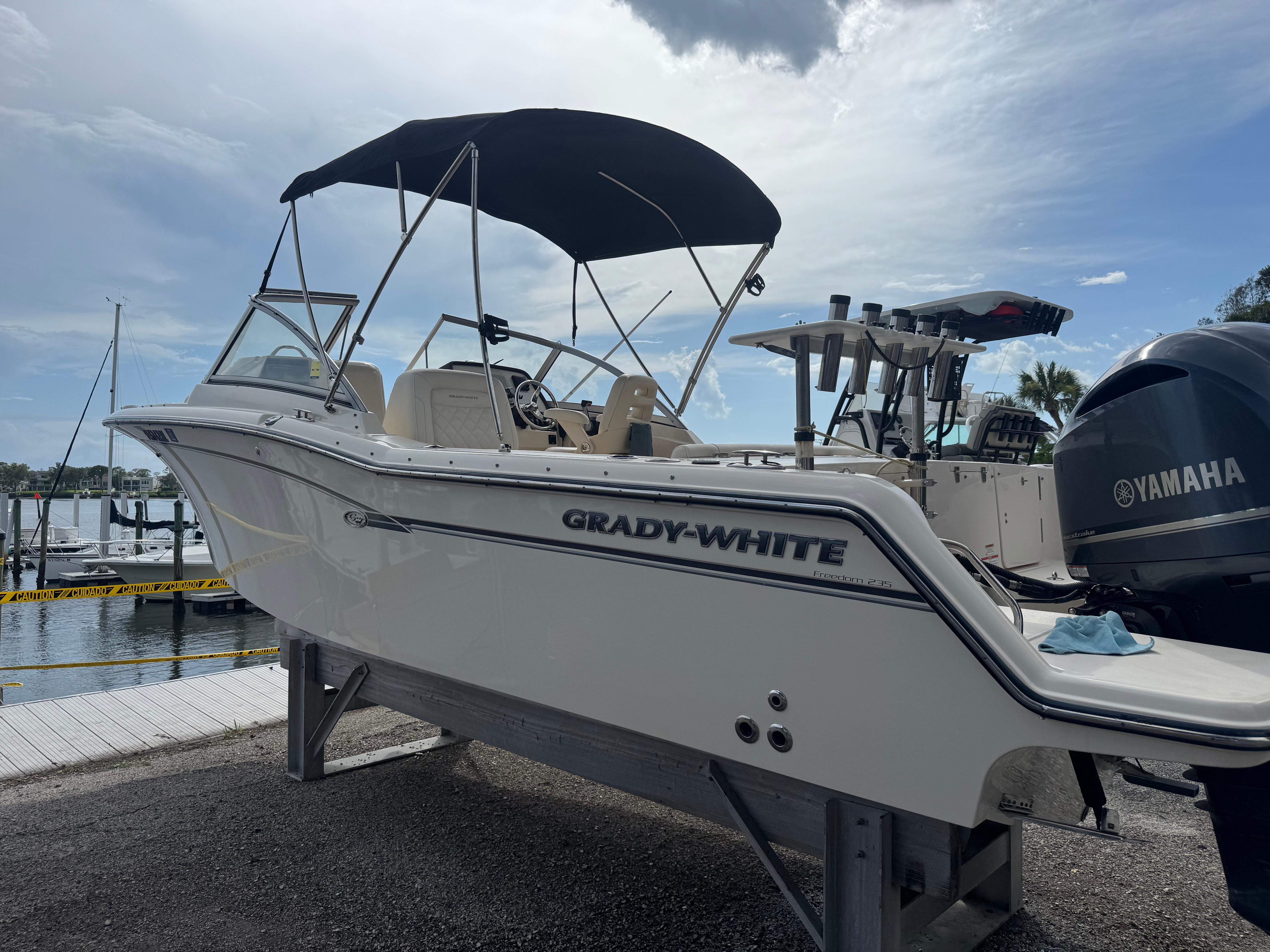 2018 Grady-White Freedom 235