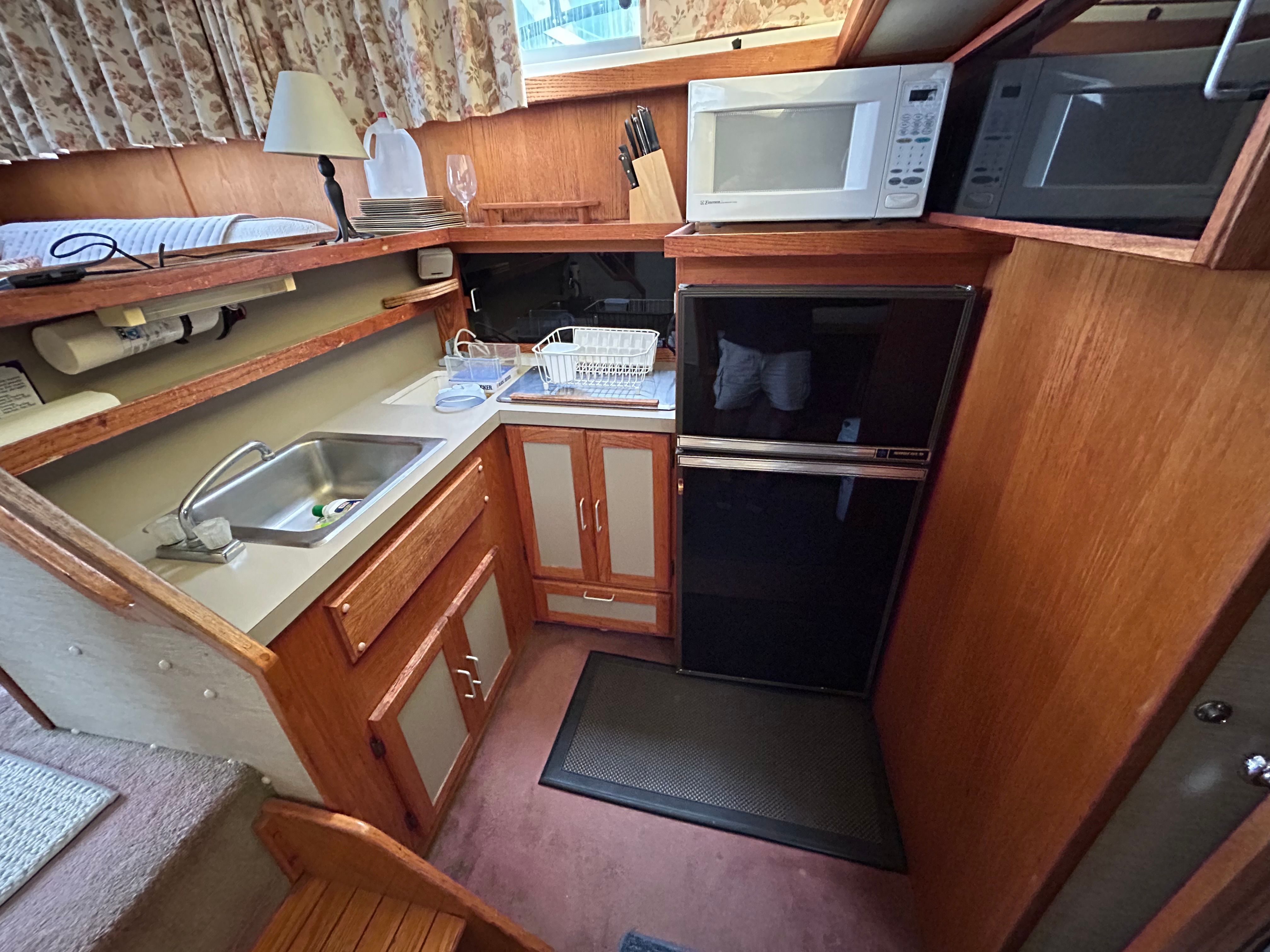 1985 Silverton CONVERTIBLE 37