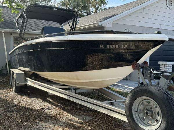 2001 Concept 27' Open Deck