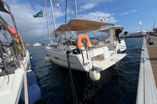 Dufour 412 Dufour 412
