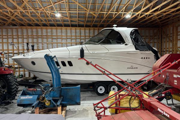 2009 Rinker 360 Express Cruiser