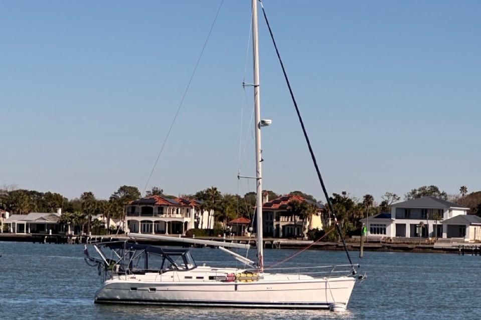 2005 Hunter 44
