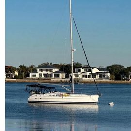2005 Hunter 44