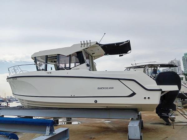 2023 Quicksilver 805 Pilothouse