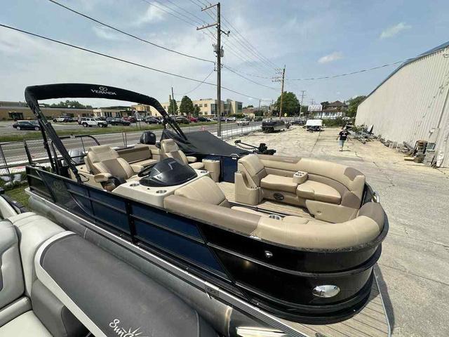 2023 Veranda VR22VLC Luxury Tri-Toon