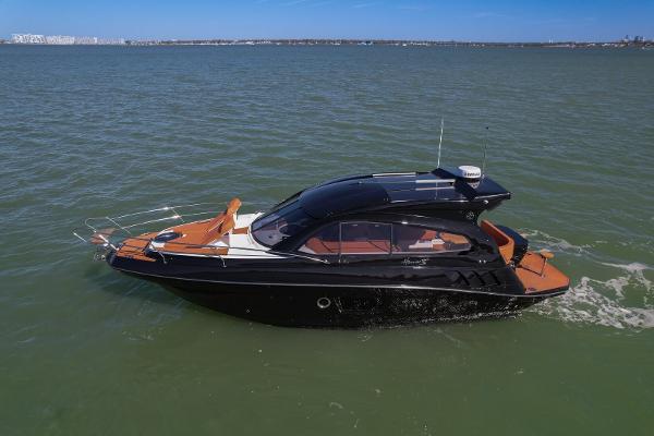 2025 Hanover 355 Inboard