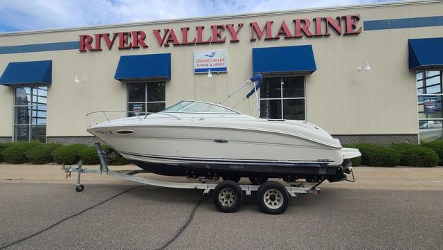 Sea Ray 225 Weekender