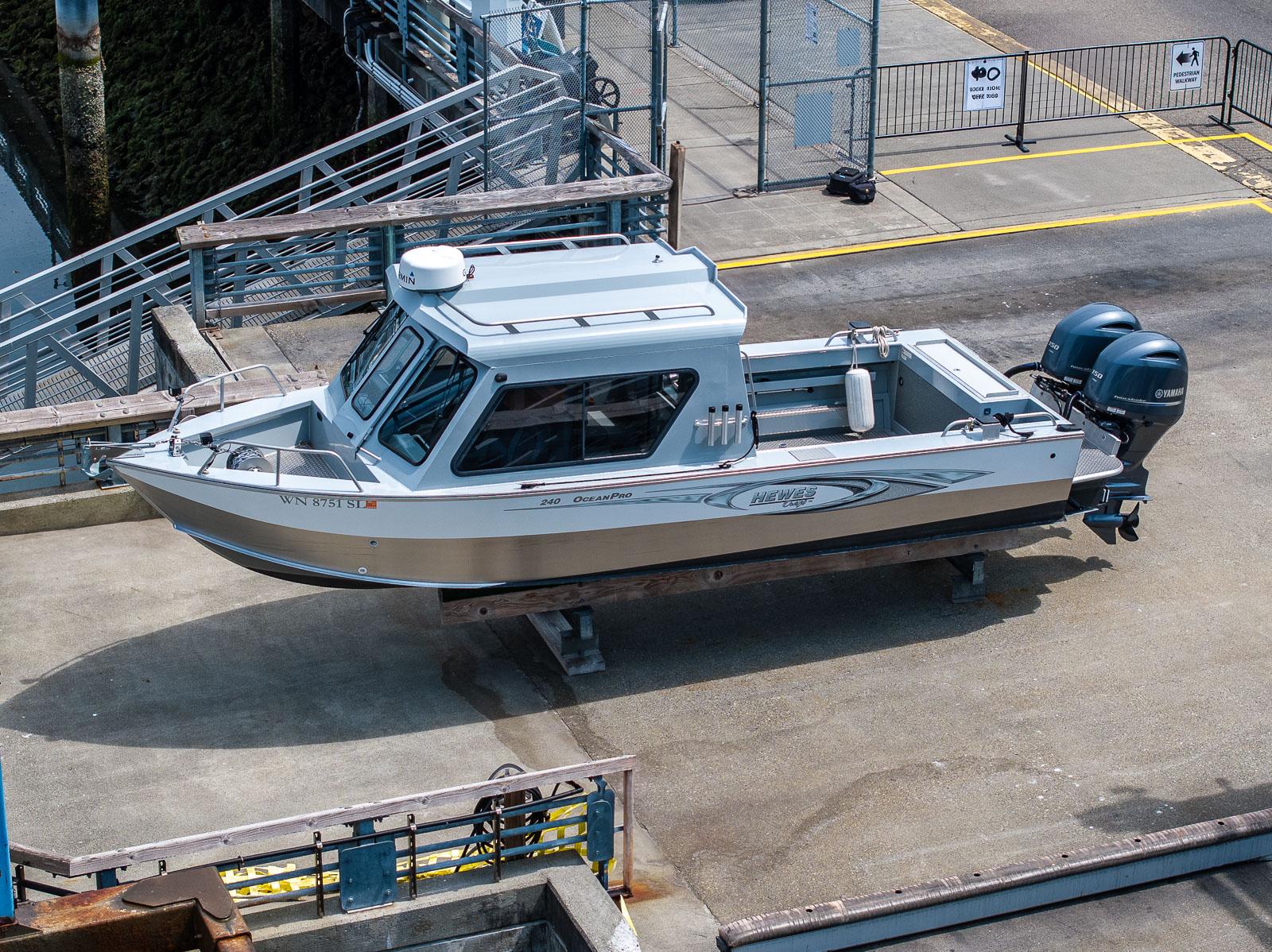 2017 Hewescraft 240 Ocean Pro