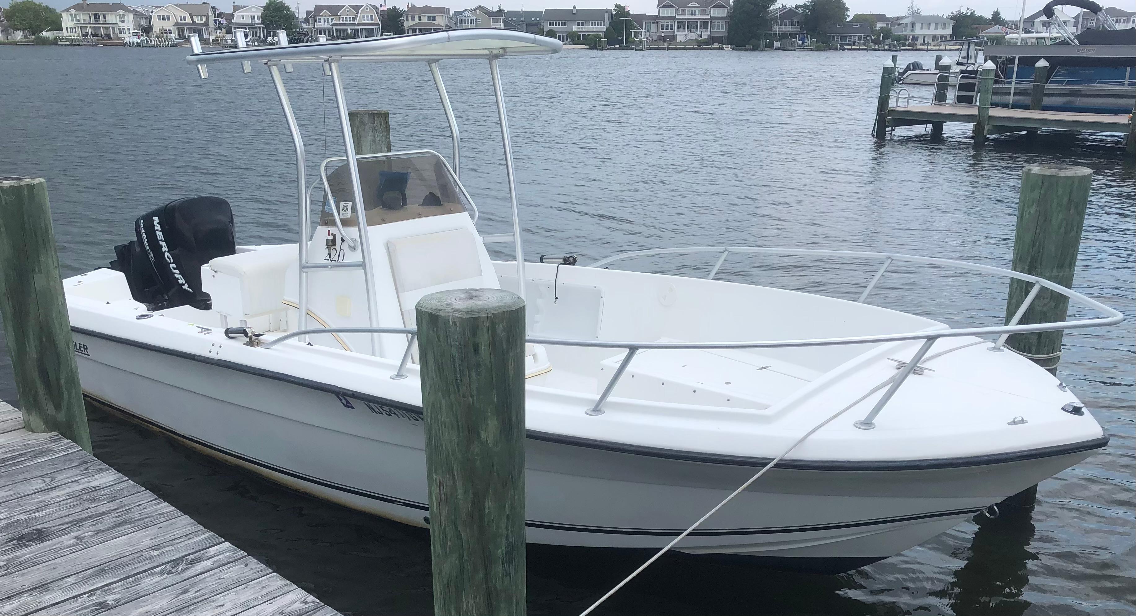2000 Angler 22 Center Console