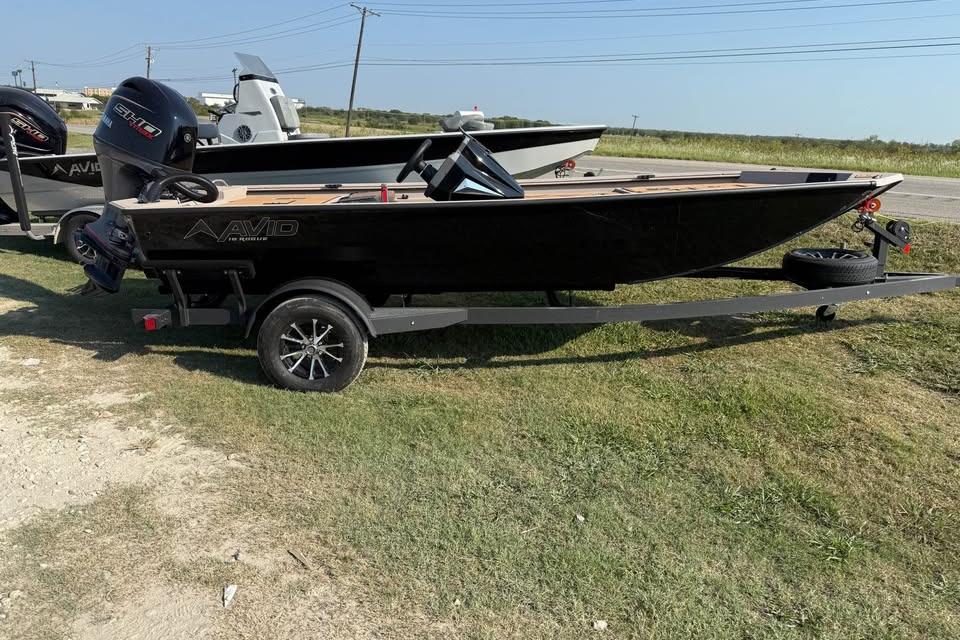 2026 Avid 18 Rogue SC