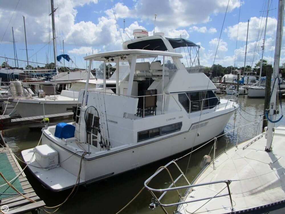 1995 Carver 390CPMY, Lake Texoma Texas