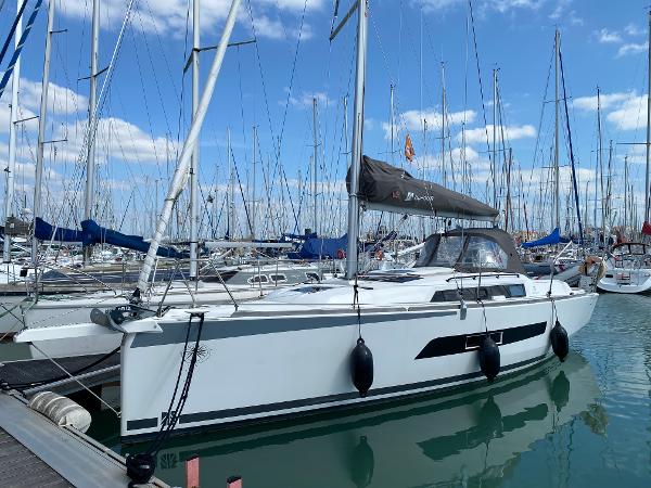 Dufour 32 DUFOUR 32
