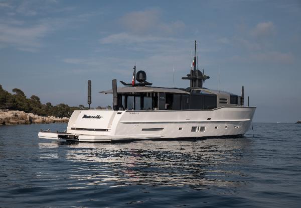 2015 Arcadia Yachts Arcadia 85