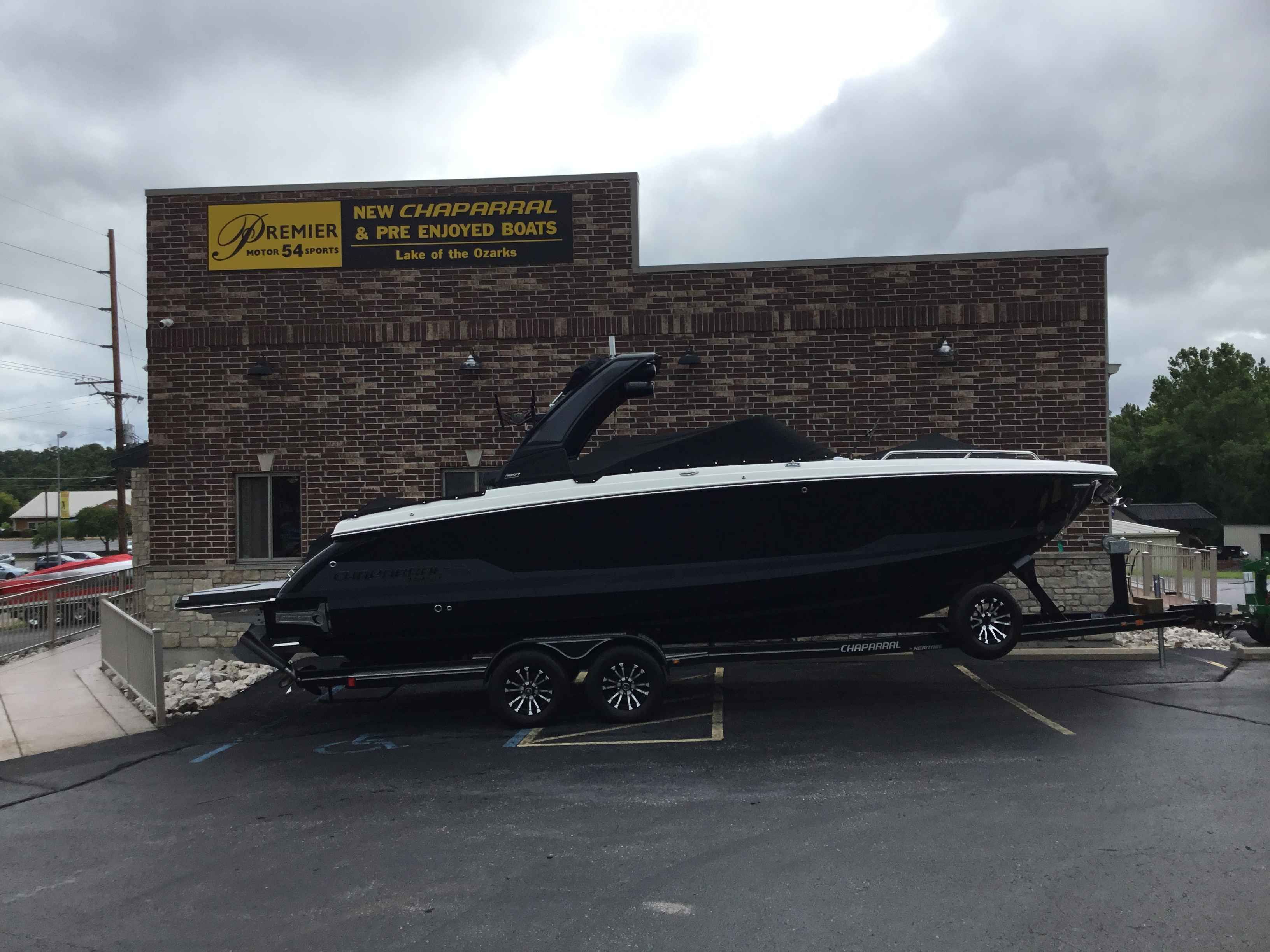 2025 Chaparral 30 Surf