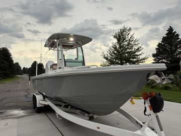 2026 Everglades 253 Center Console