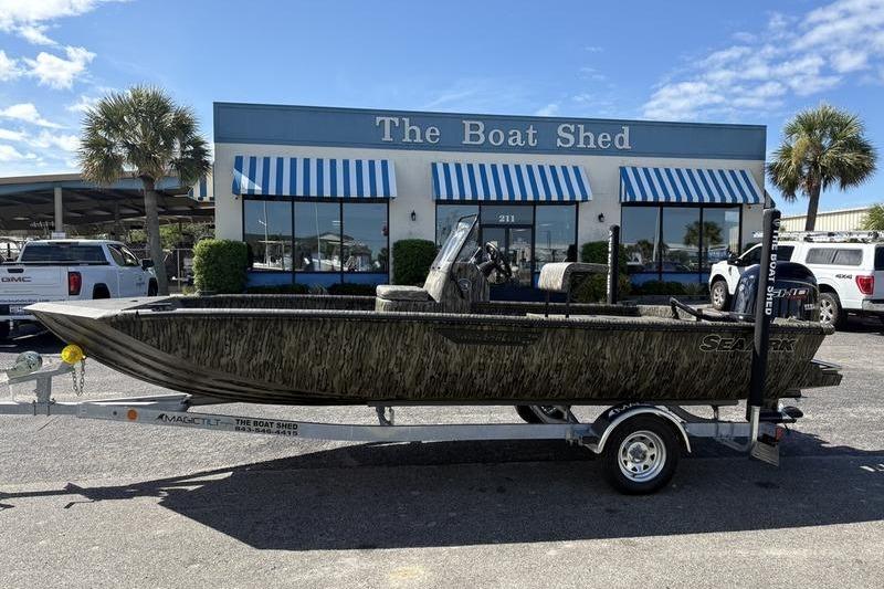 2026 SeaArk Shadow 19 V Center Console