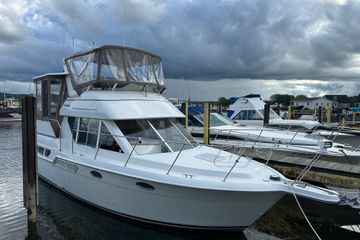 1997 Carver 325 Motor Yacht