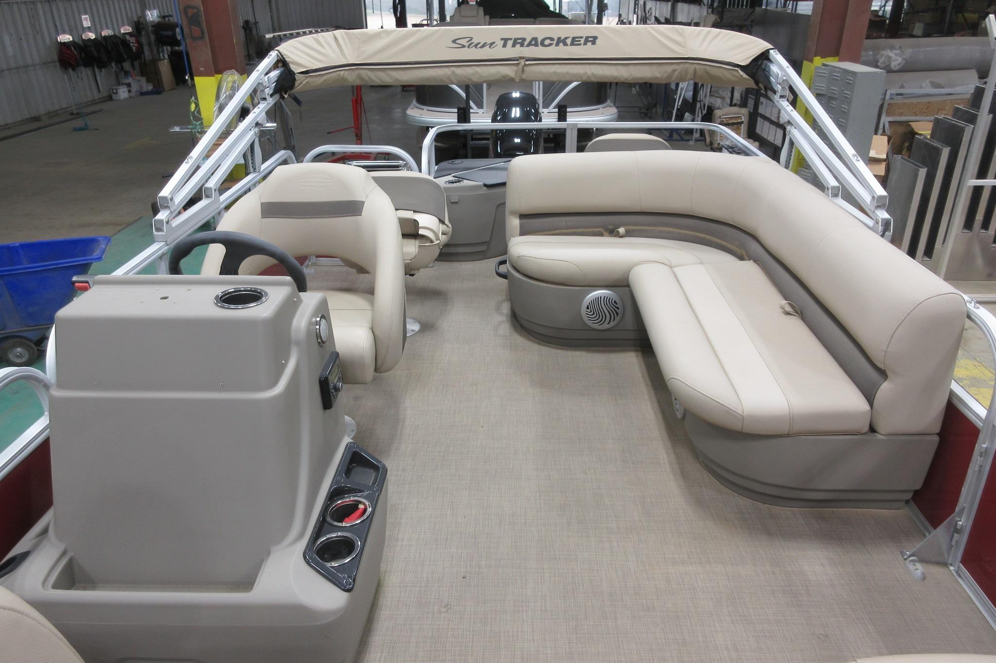 2023 Sun Tracker Bass Buggy 18 DLX
