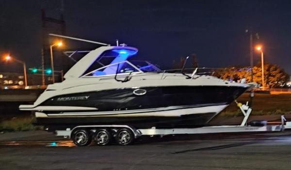2016 Monterey 295 Sport Yacht