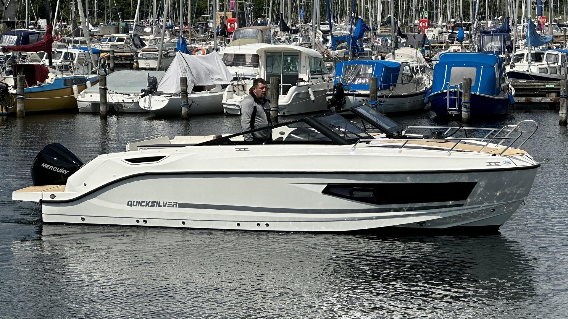 2023 Quicksilver Activ 755 Cruiser