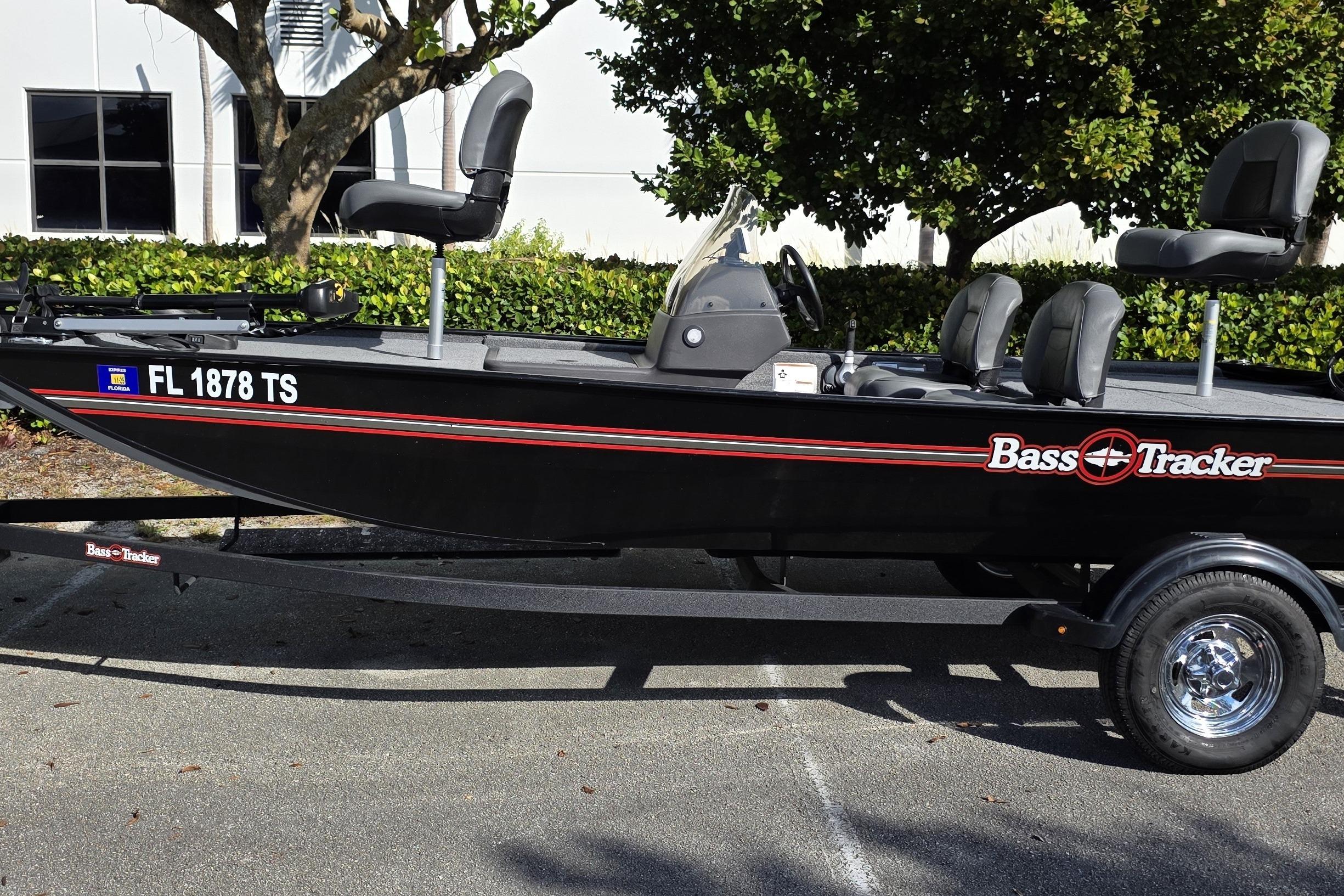 2024 Tracker Bass Tracker Classic XL