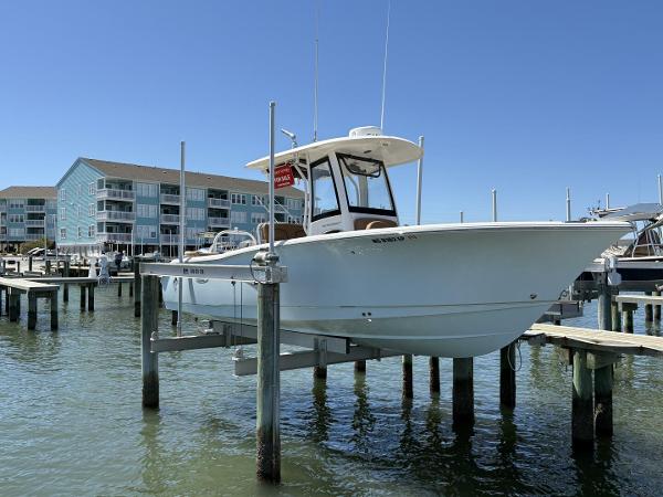 2020 Sea Hunt 255 SE