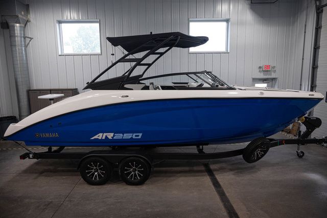 Yamaha Boats AR250