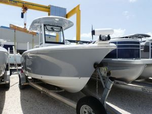 Sea Hunt Ultra 239 SE