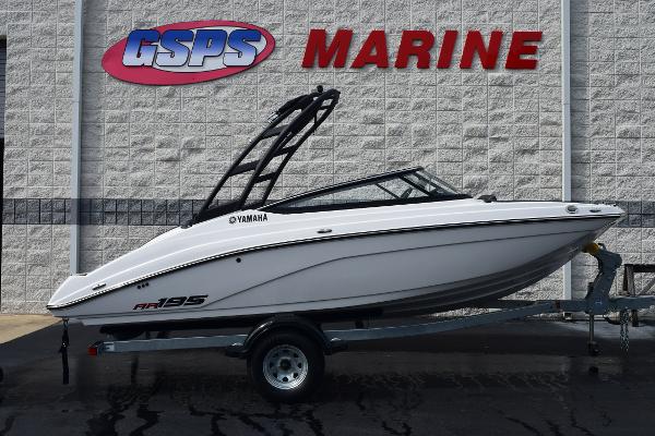 Yamaha Boats AR195 2025 Yamaha AR195 boat on trailer at GSPS Marine dealership.