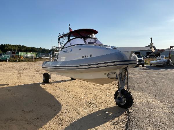 2013 Sealegs 7.7m Cabin