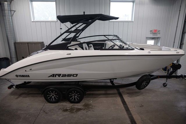 Yamaha Boats AR250