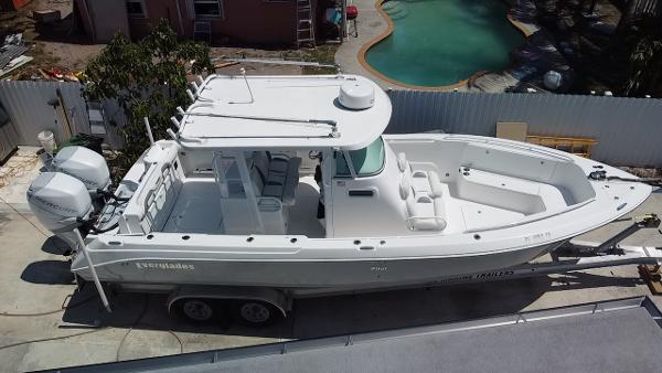 2005 Everglades 290 Pilot