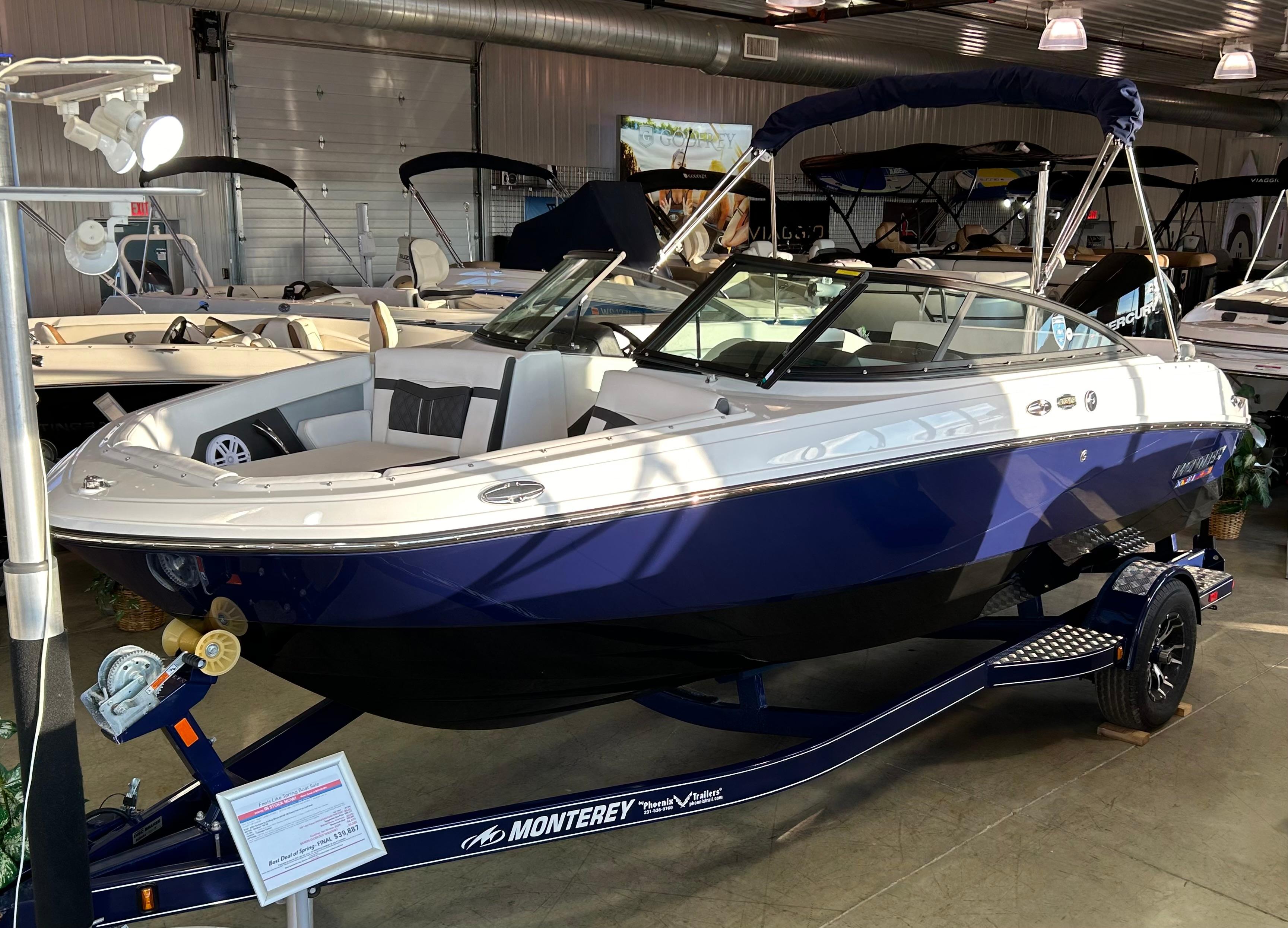 Monterey M205 Family Bowrider