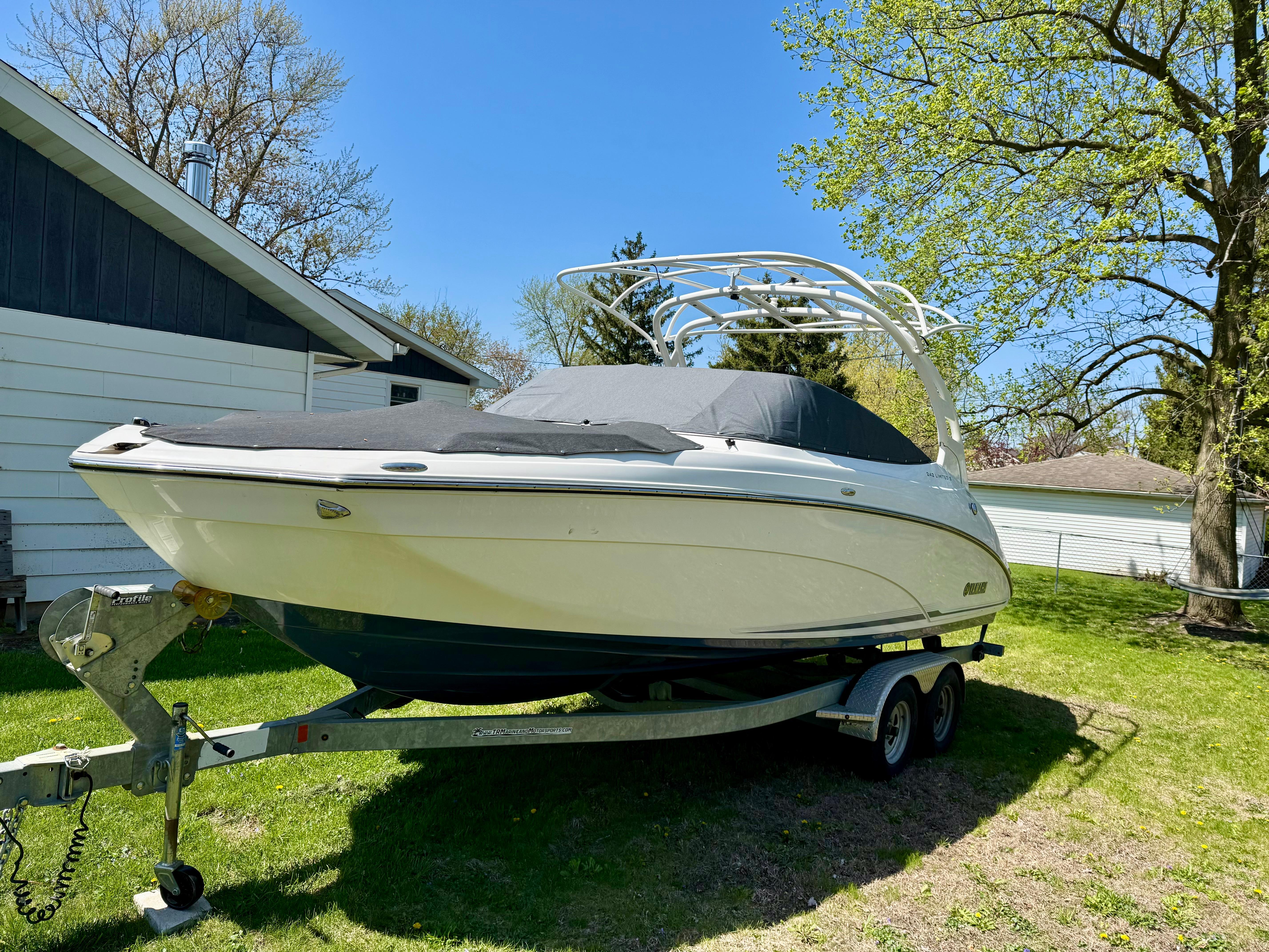 2019 Yamaha Boats 242 Limited S E-Series
