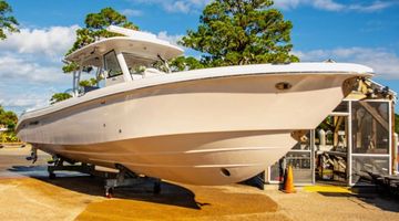 2015 Everglades 355 Center Console